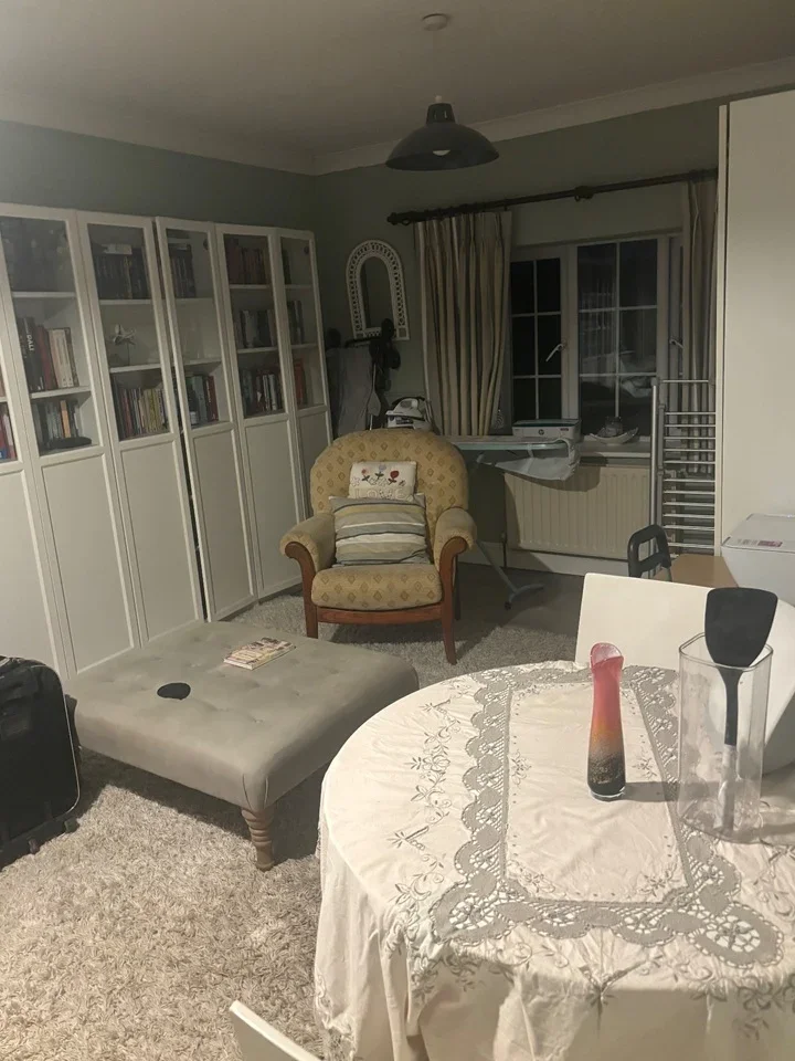 Room Meadrow in Waverley