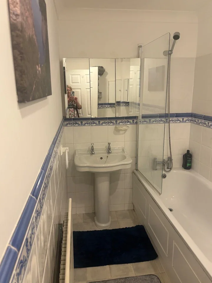 Room Meadrow in Waverley
