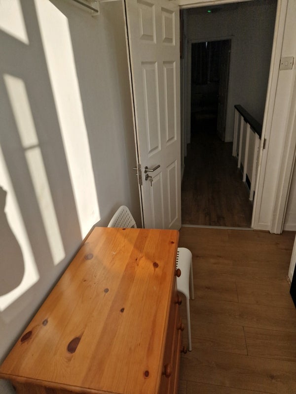 Room Swinford Gardens in Greater London