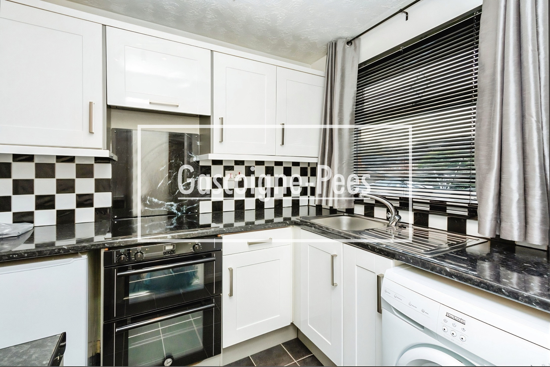 Flat Ellington Drive in Basingstoke and Deane
