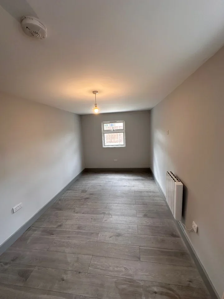 Flat Bennetts Avenue in Greater London