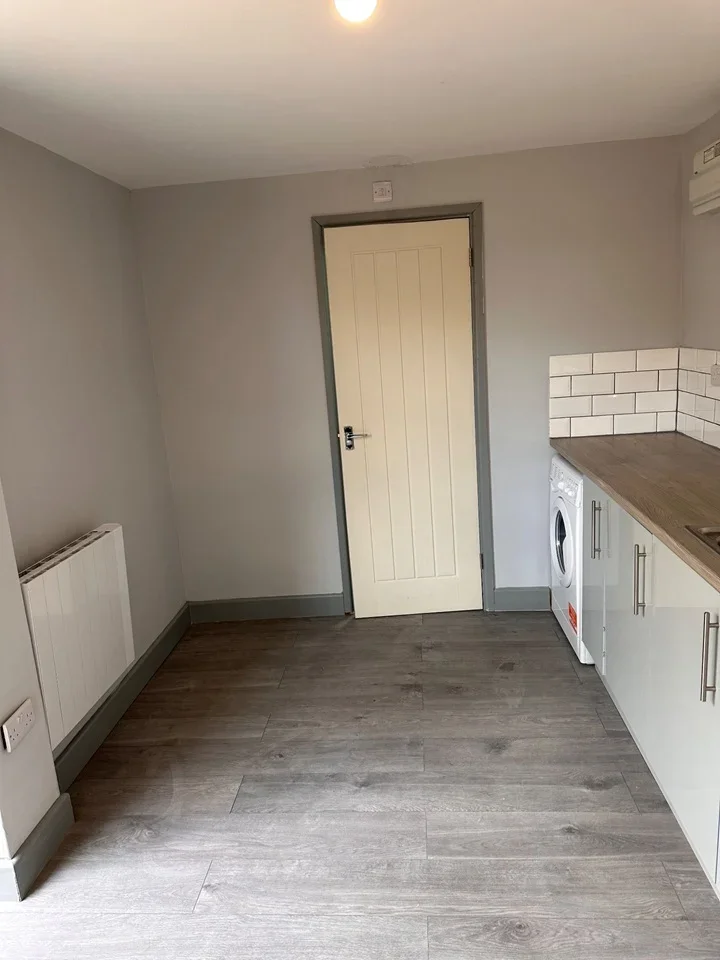Flat Bennetts Avenue in Greater London