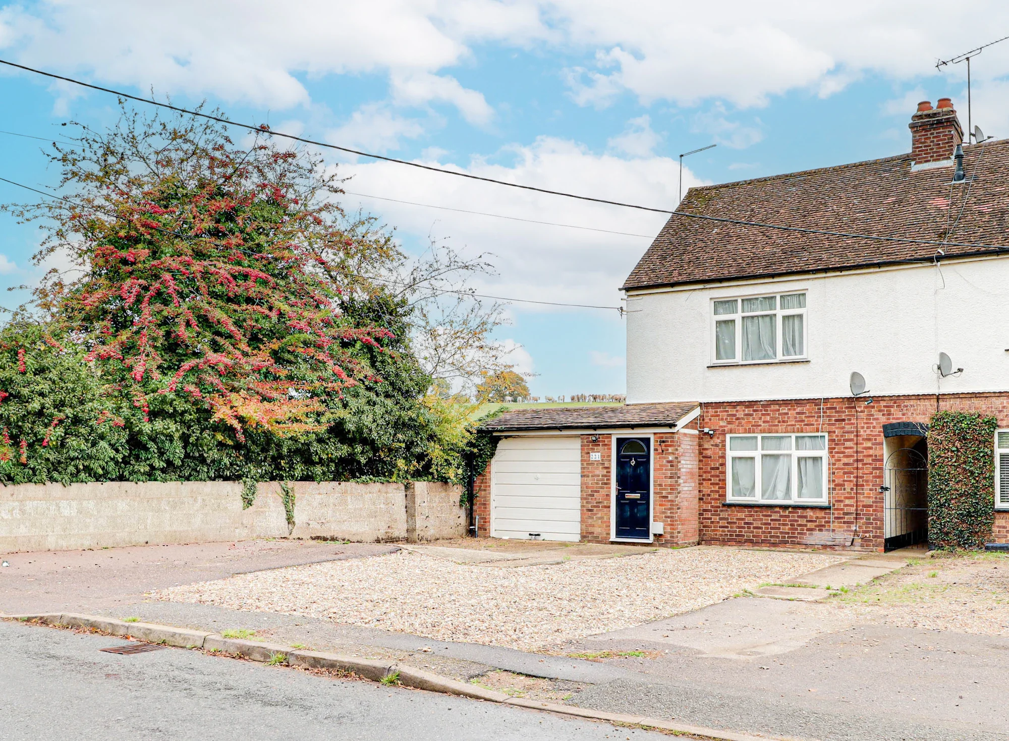 House Mancroft Road in Caddington