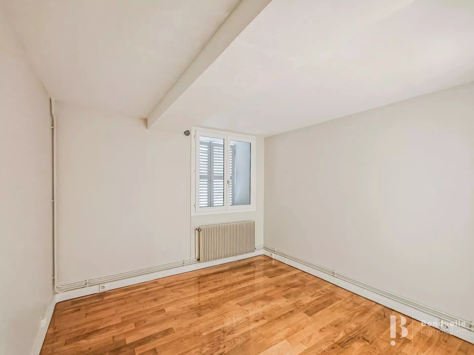 Flat Rue Pierre Demours in Paris