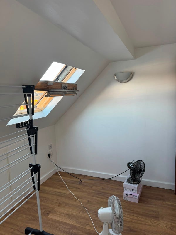 Room Avondale Road in Greater London