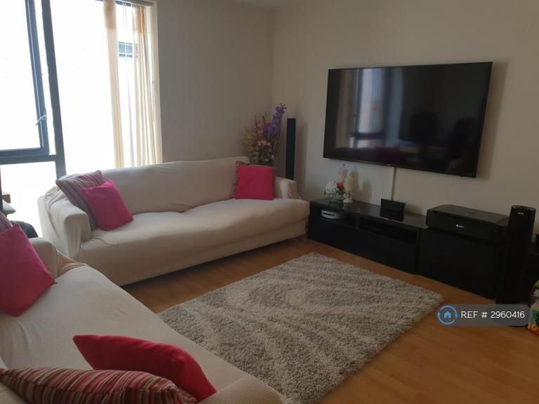 Flat Harvey Close in Greater London