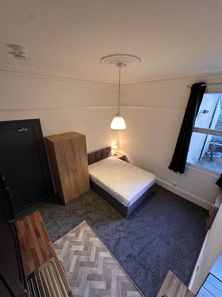Room Pentillie Road in Plymouth