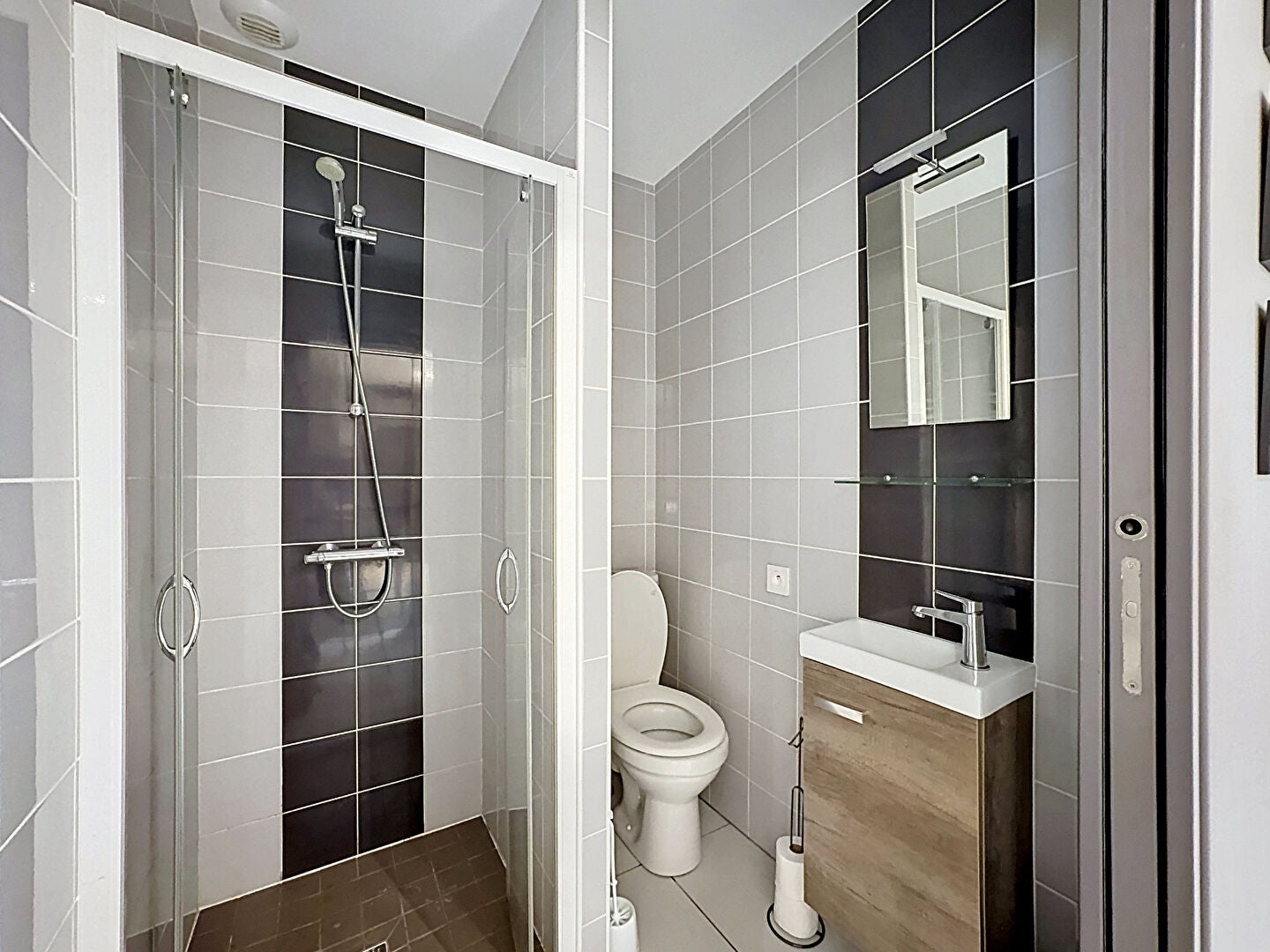 Chambre Rue d'Avesnières à Laval