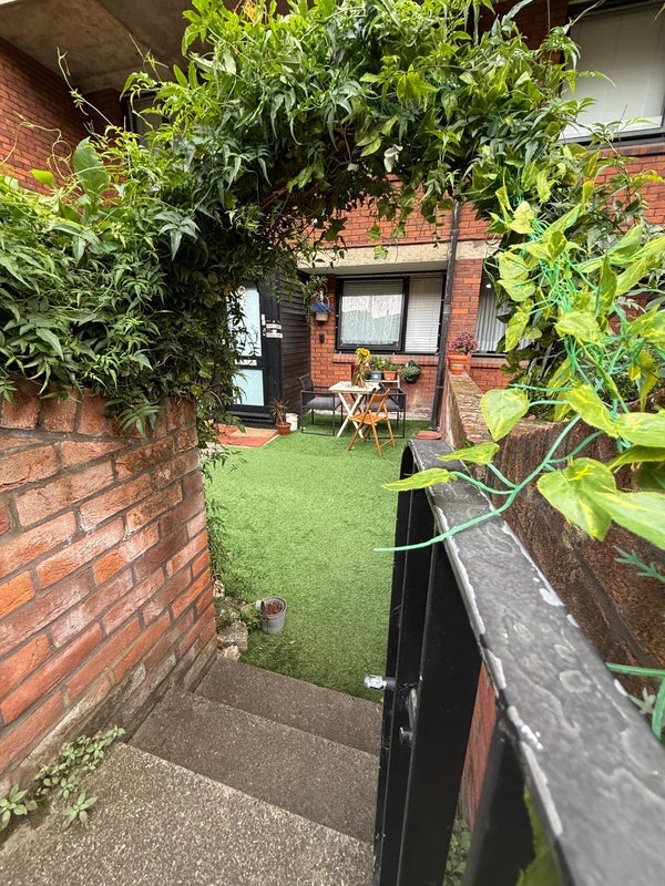 House Tachbrook Street in City of Westminster