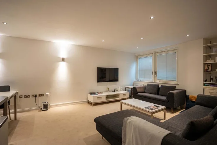 Flat Great Dover Street in Greater London