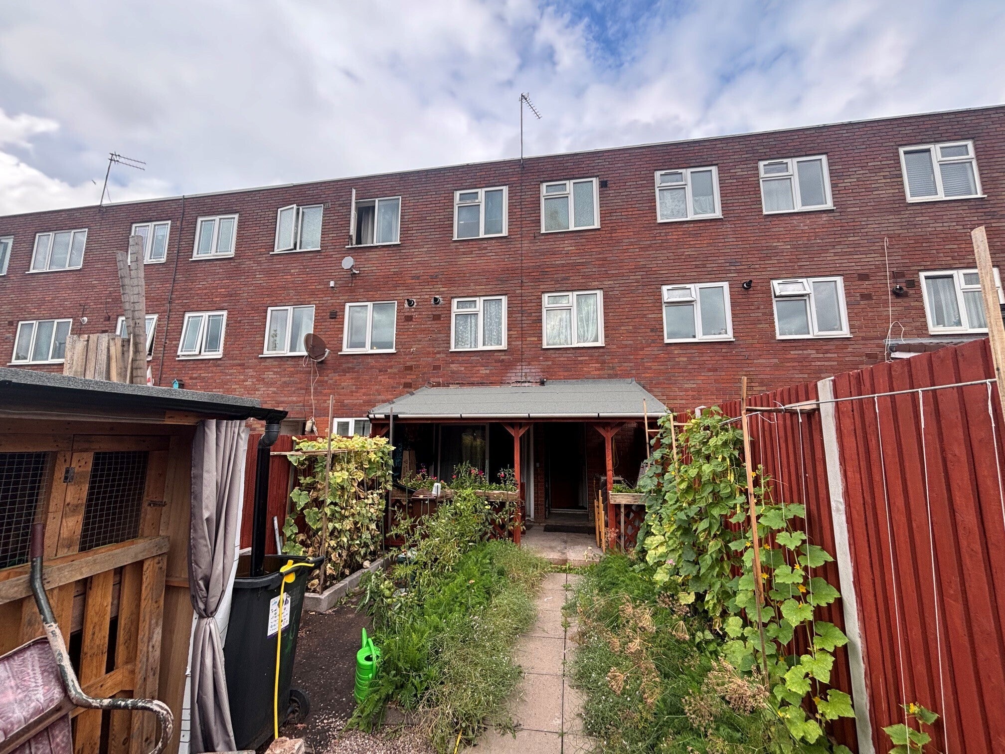 Flat Northam Walk in Wolverhampton