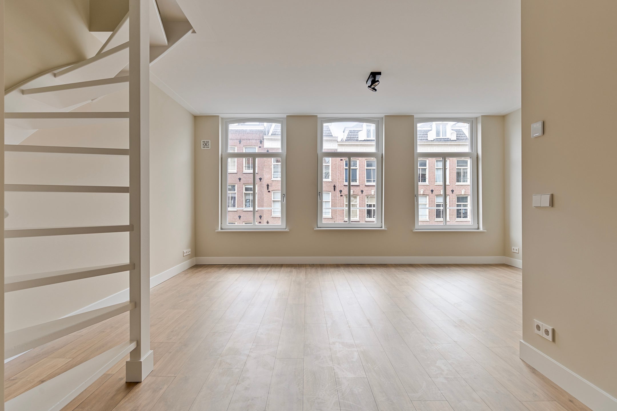 Appartement te huur: Van Woustraat 39-2, Amsterdam