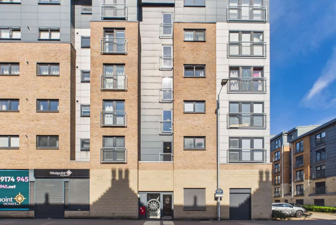 Flat Pollokshaws Road in Glasgow