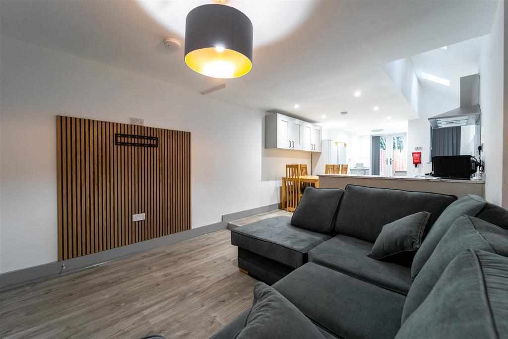 Flat Heeley Road in Birmingham
