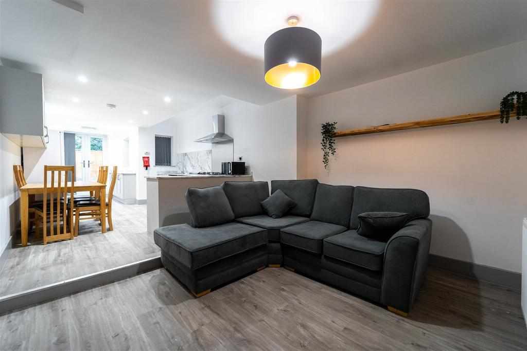 Flat Heeley Road in Birmingham
