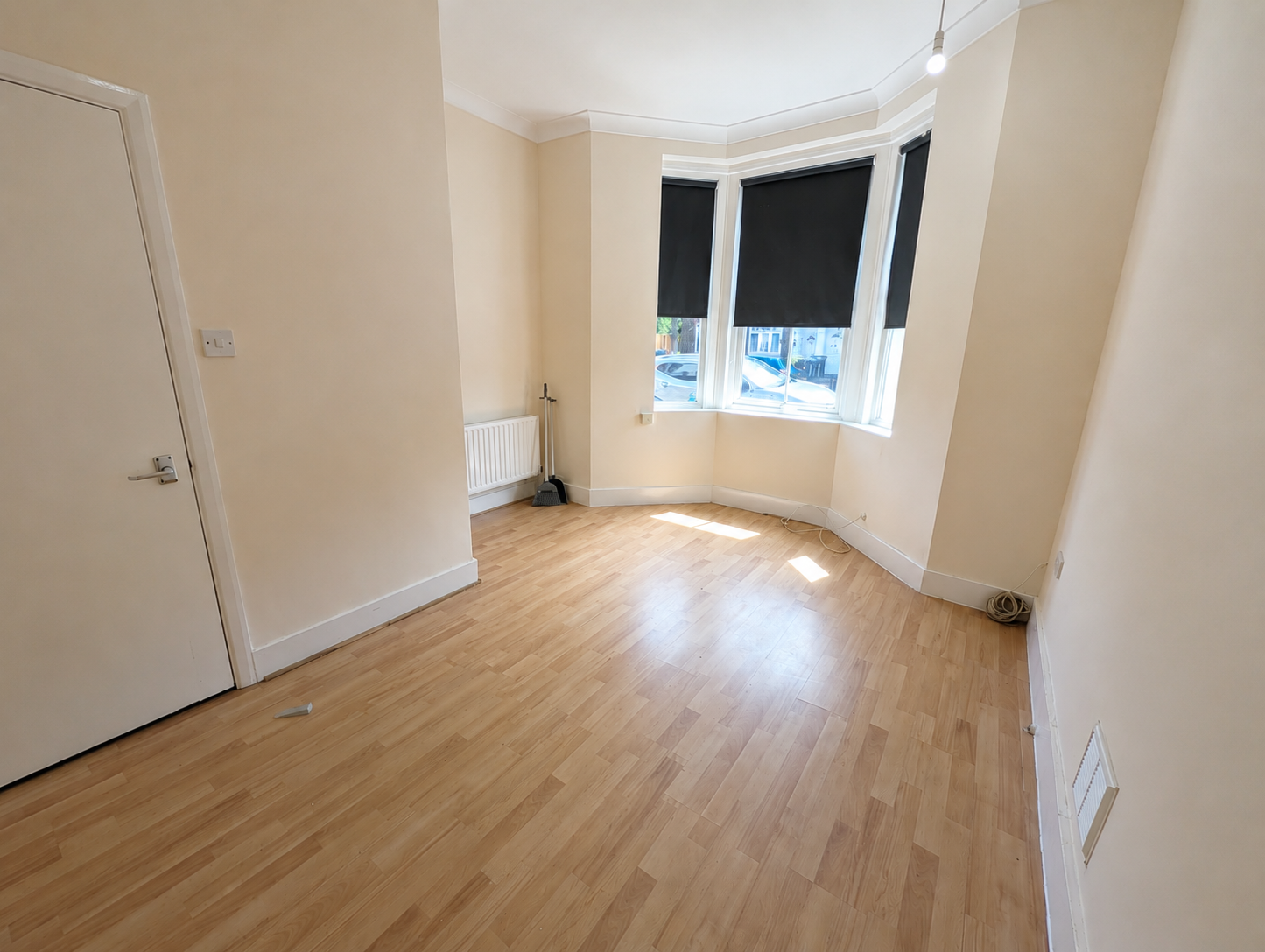 Flat Fernham Road in Greater London