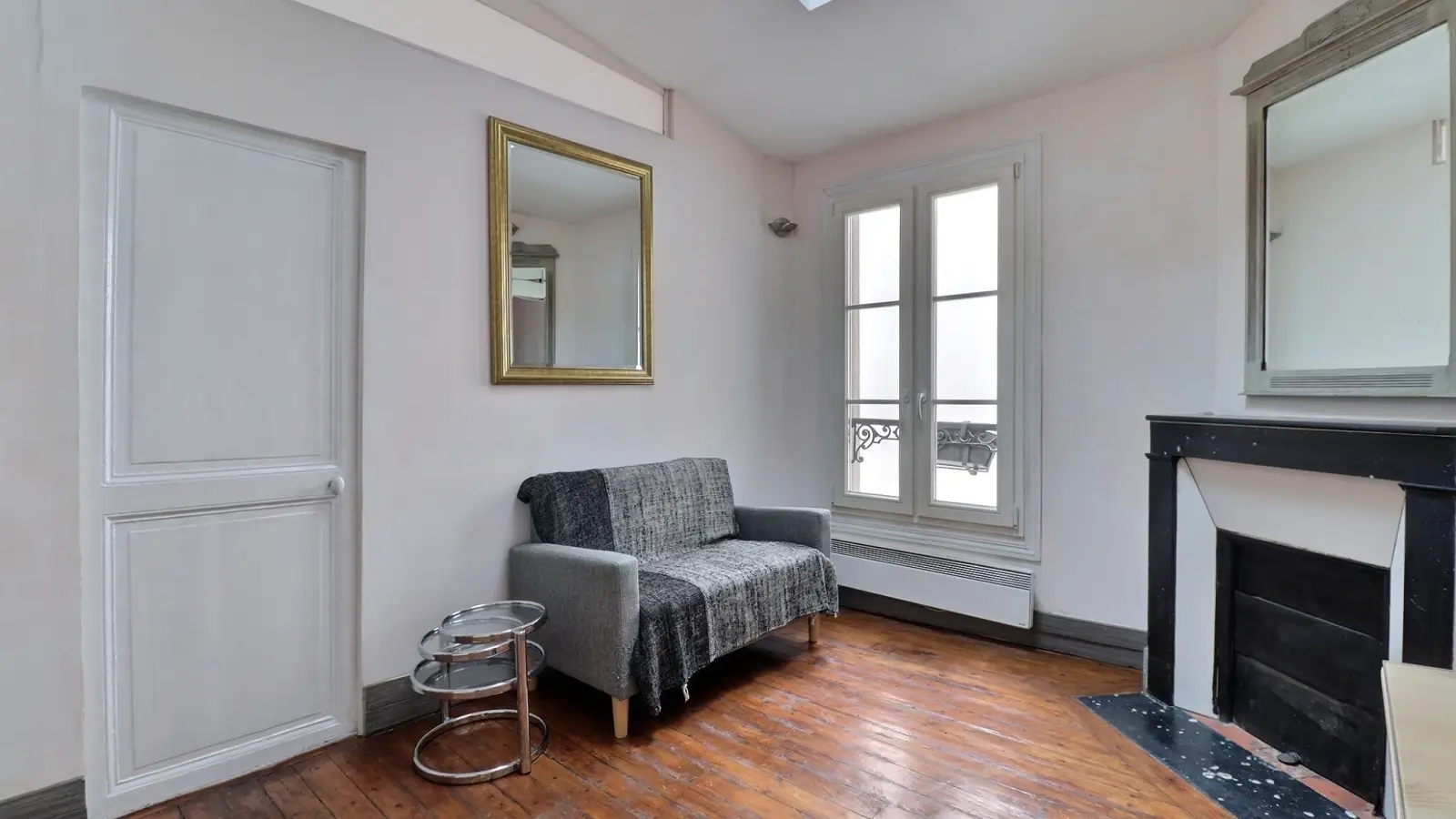 Flat Rue Coustou in Paris