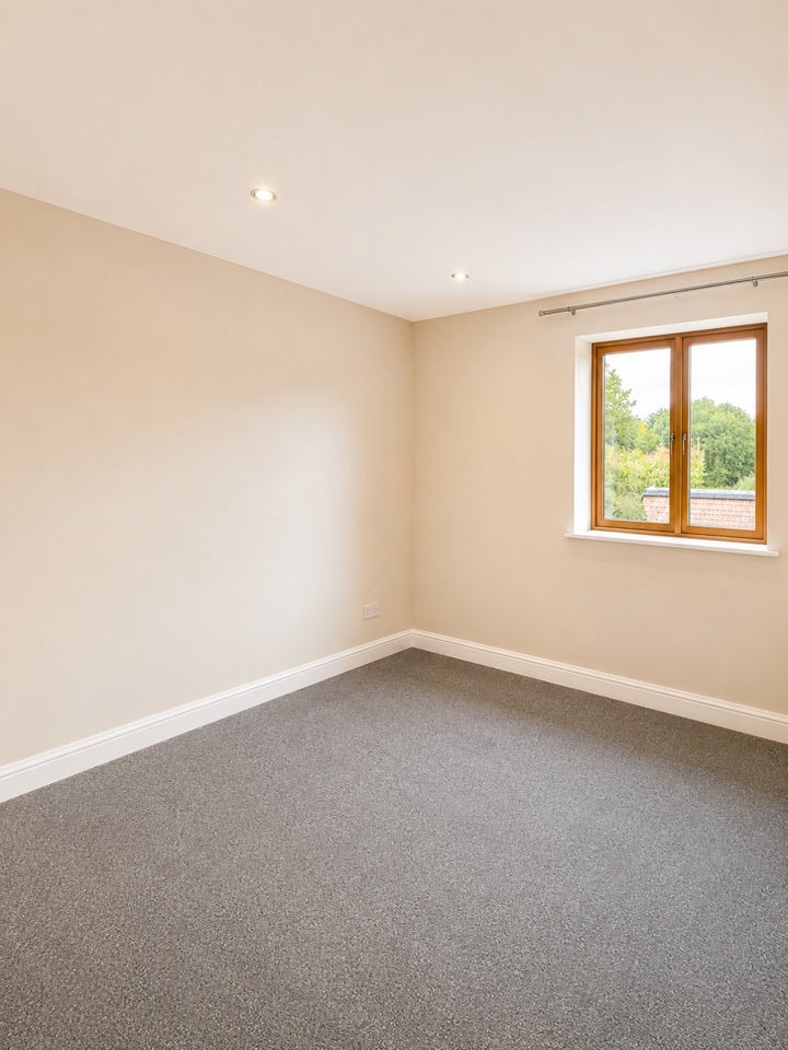 Flat Pennywell Road in Bristol
