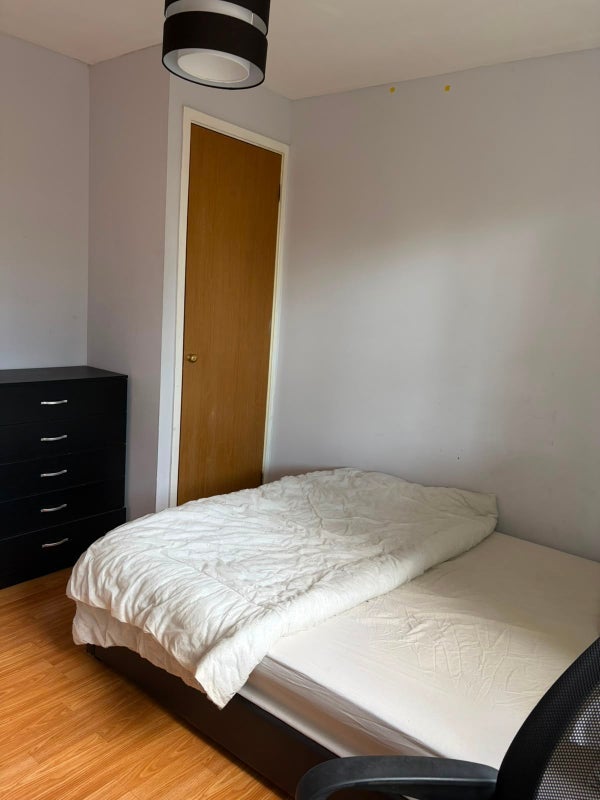 Room Stubbs Drive in Greater London