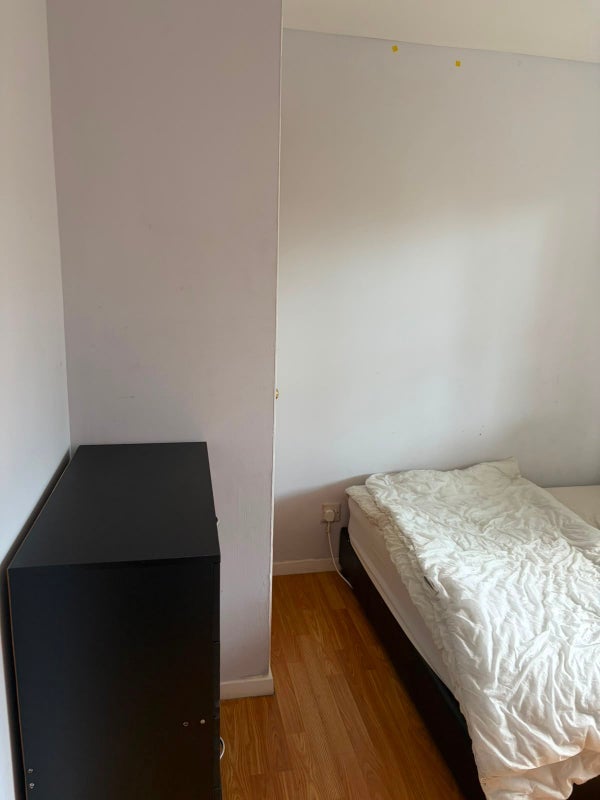 Room Stubbs Drive in Greater London