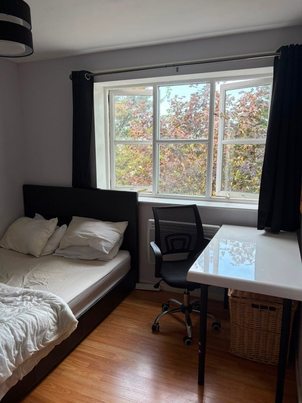 Room Stubbs Drive in Greater London