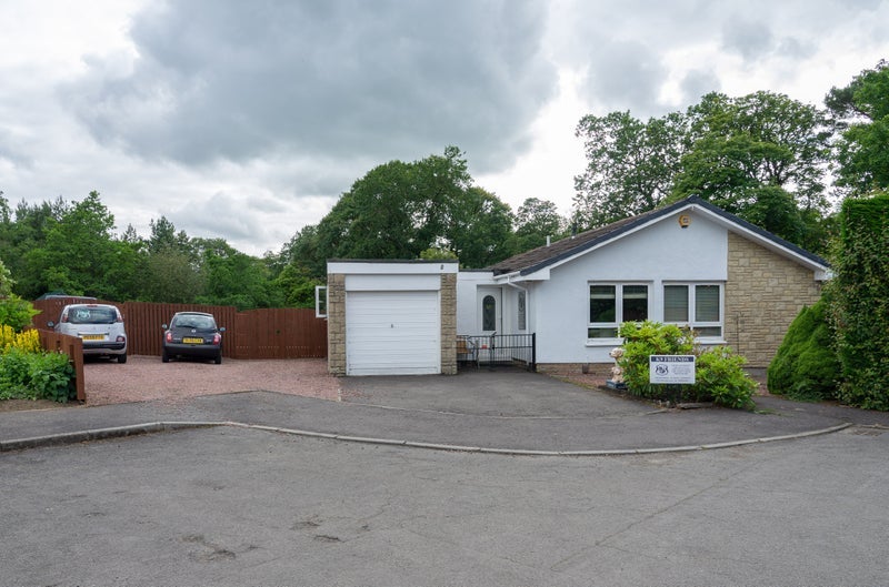 Room Murieston Grove in Livingston