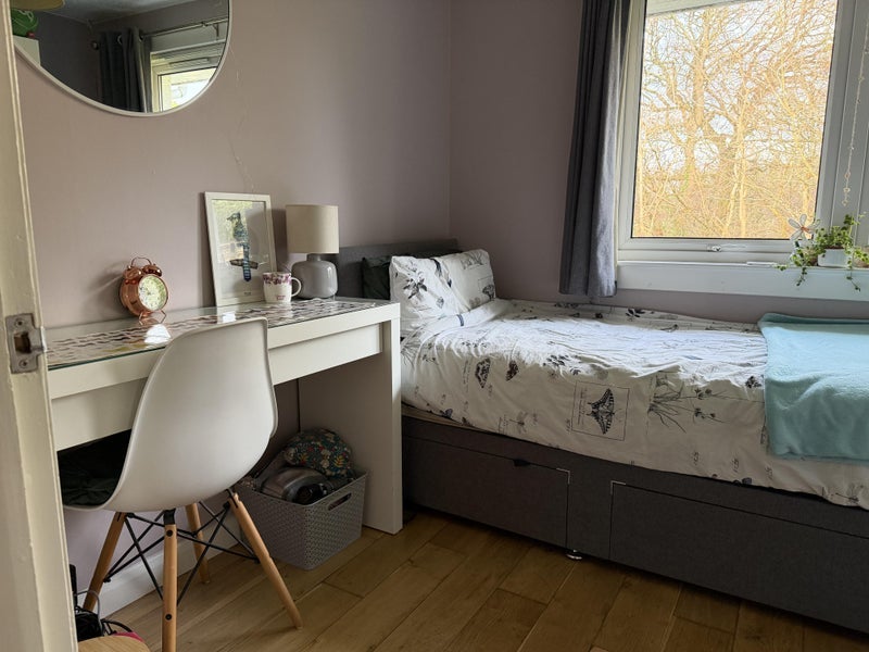 Room Murieston Grove in Livingston