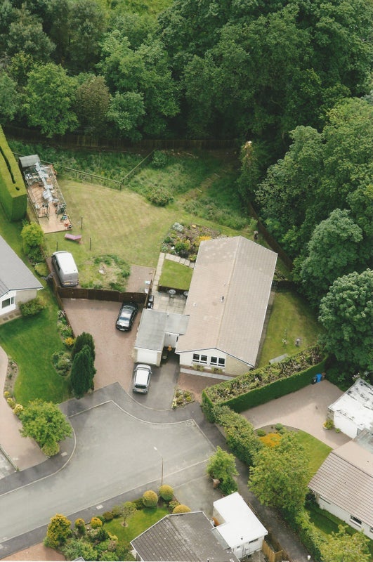 Room Murieston Grove in Livingston