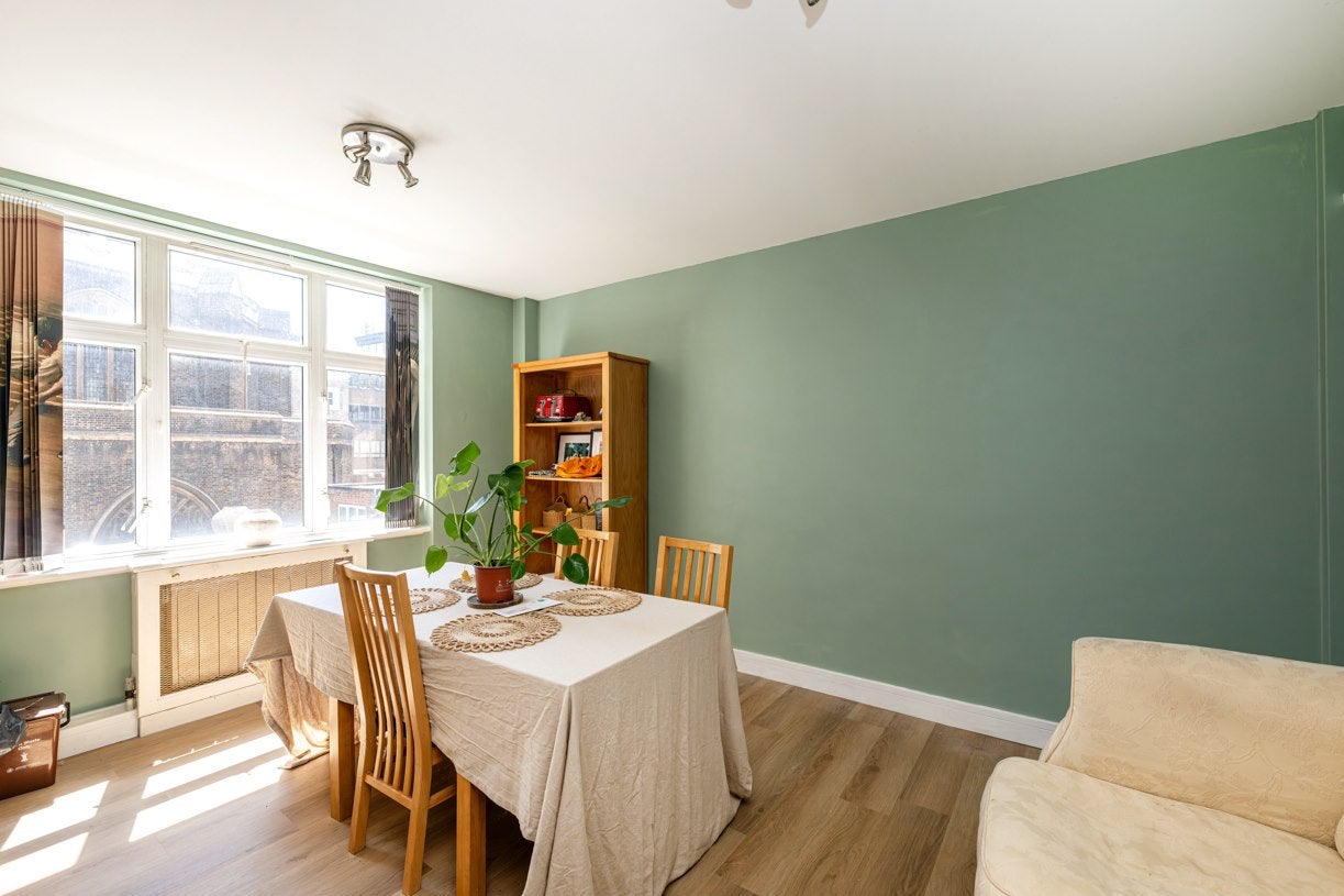 Flat Fetter Lane in City of London