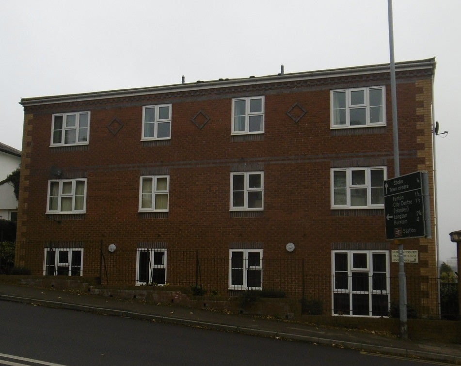 Flat Hartshill Road in Stoke-on-Trent