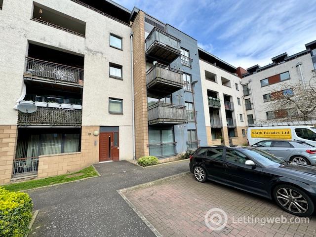 Flat East Pilton Farm Avenue in Edinburgh