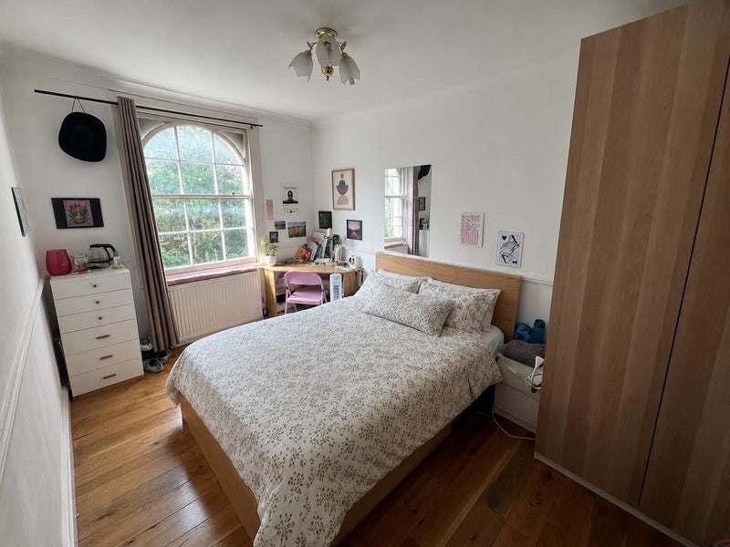 Room Essex Road in Greater London