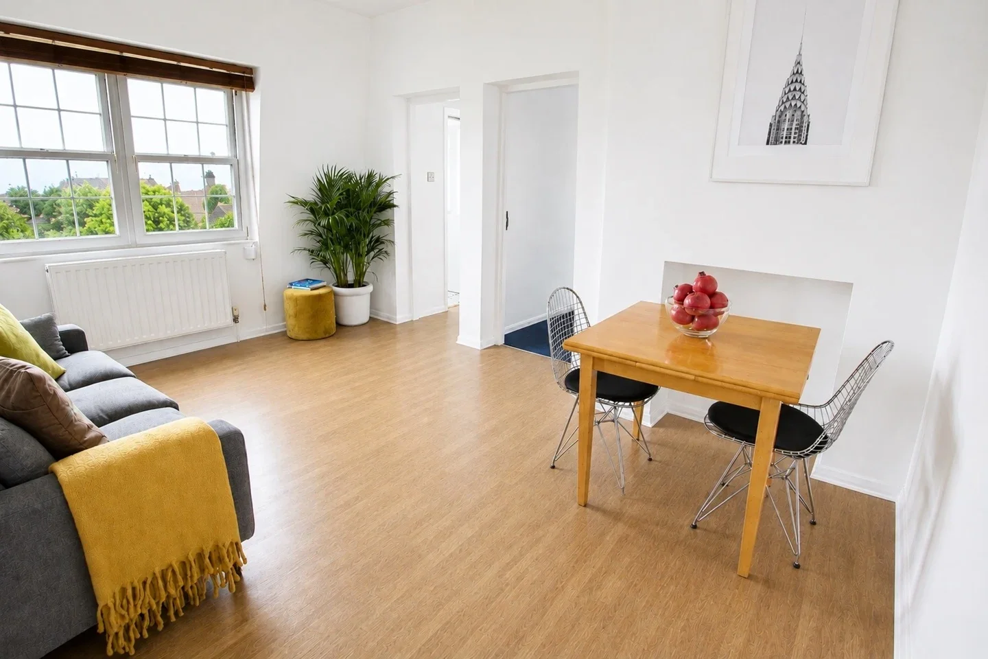 Flat Parmiter Street in Greater London