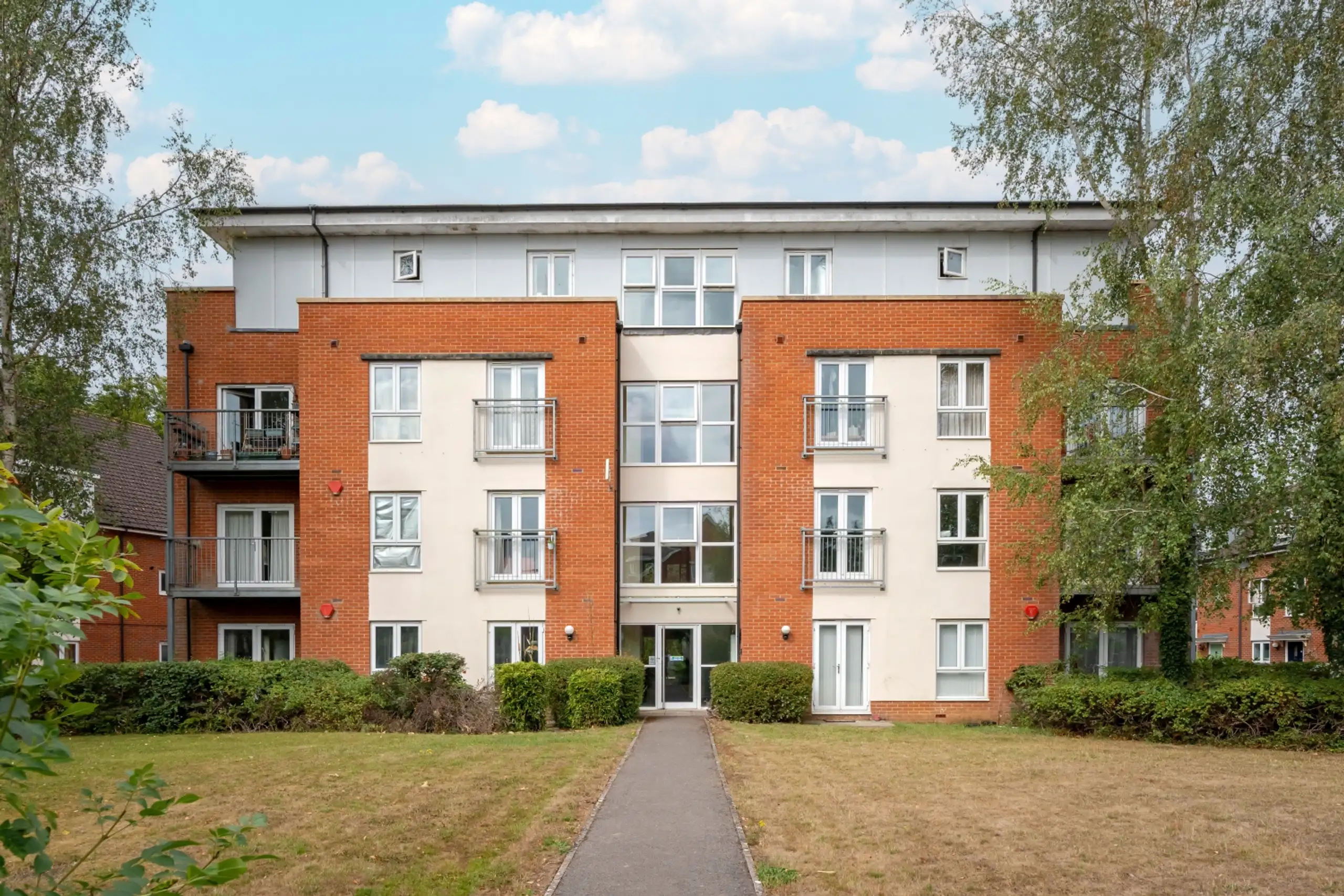 Flat Egrove Close in Oxford