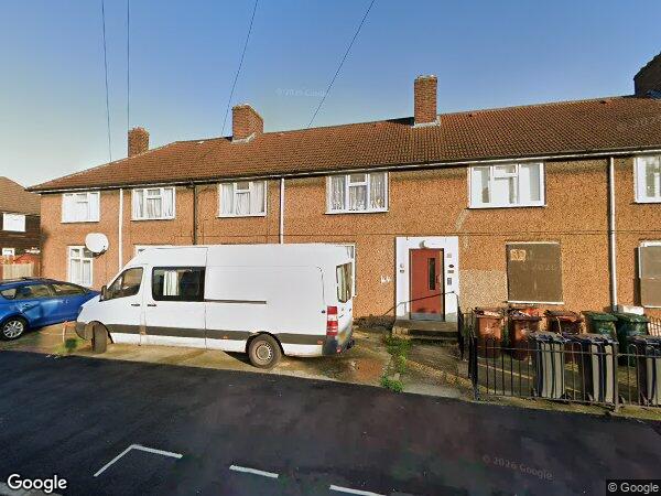 Flat Rogers Road in Greater London