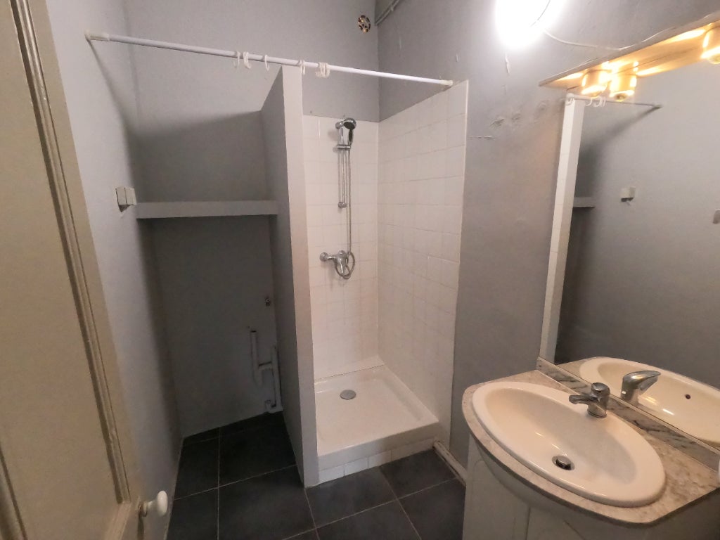 Flat Rue Maurice Ravel in Gardanne
