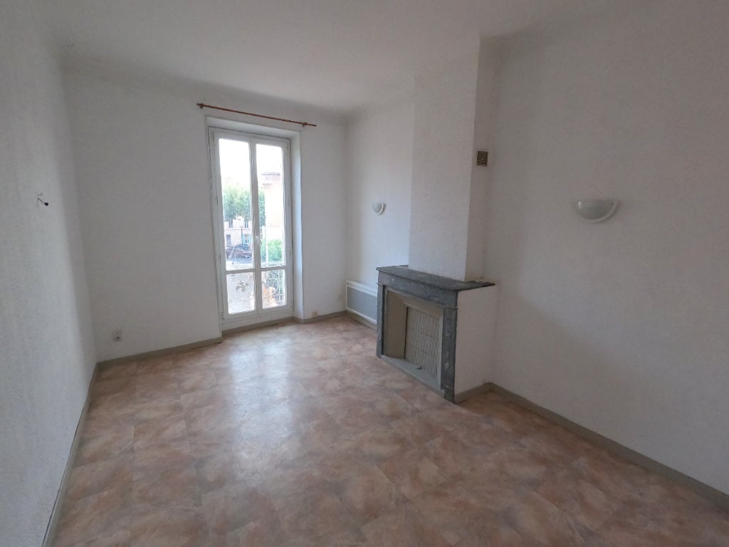 Flat Rue Maurice Ravel in Gardanne