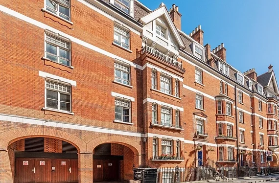 Flat Davies Street in City of Westminster