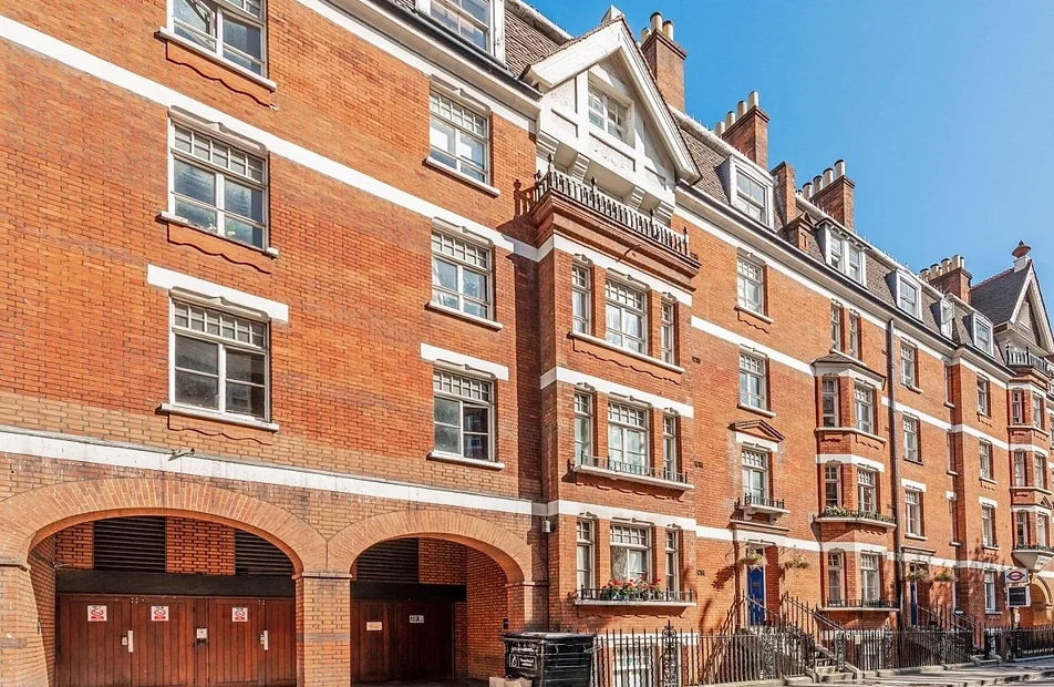 Flat Davies Street in City of Westminster