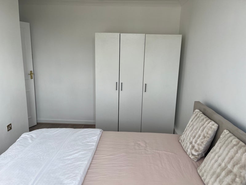 Room Woking Close in Greater London