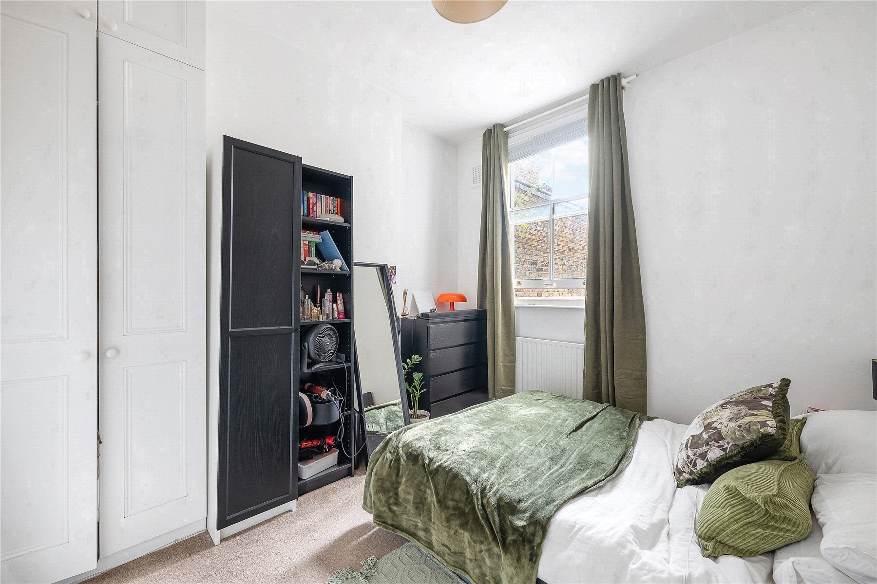 Flat Kimberley Road in Greater London