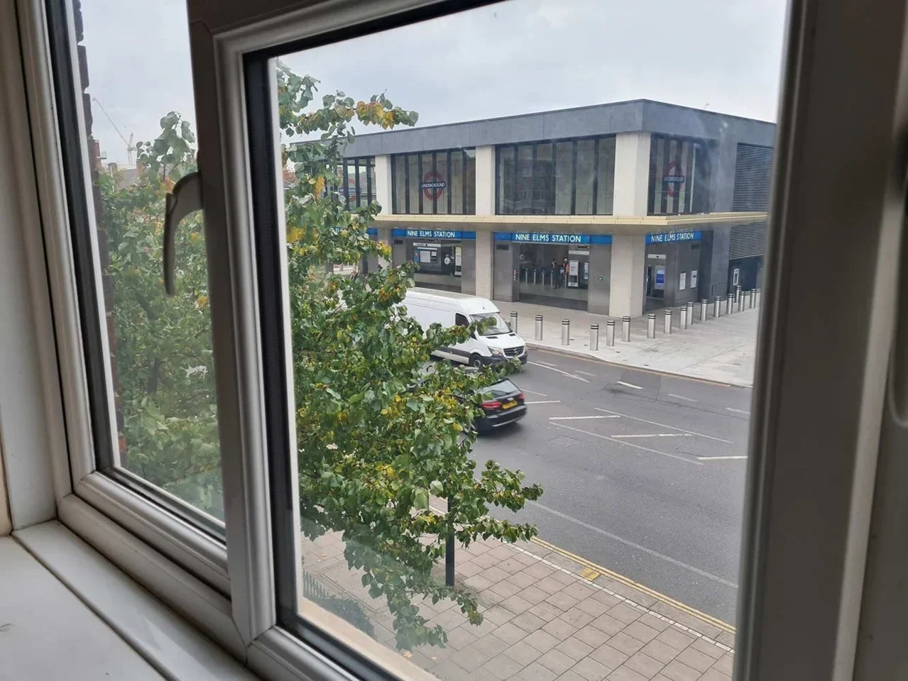 Flat Wyvil Road in Greater London