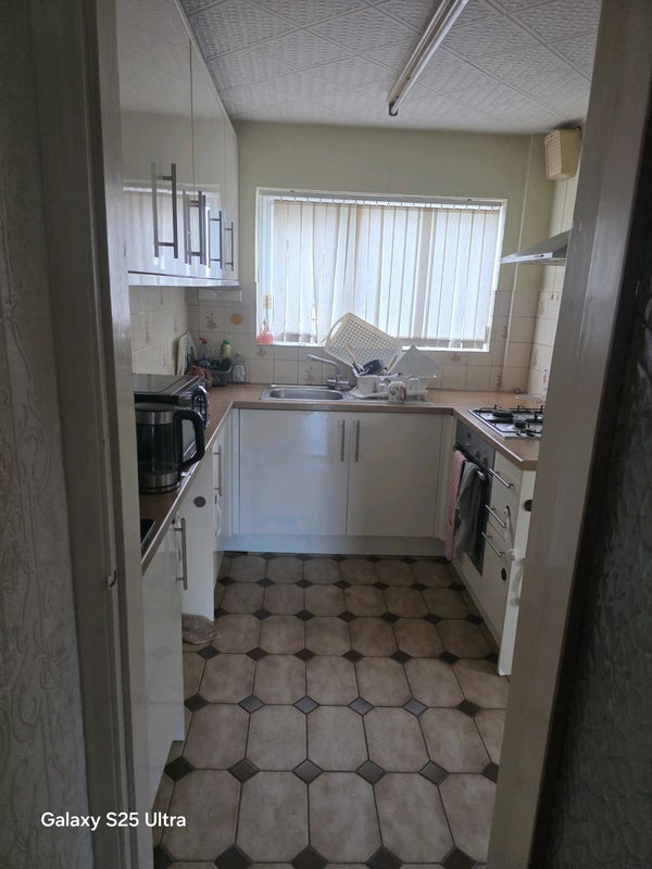 Room Lechlade Road in Birmingham