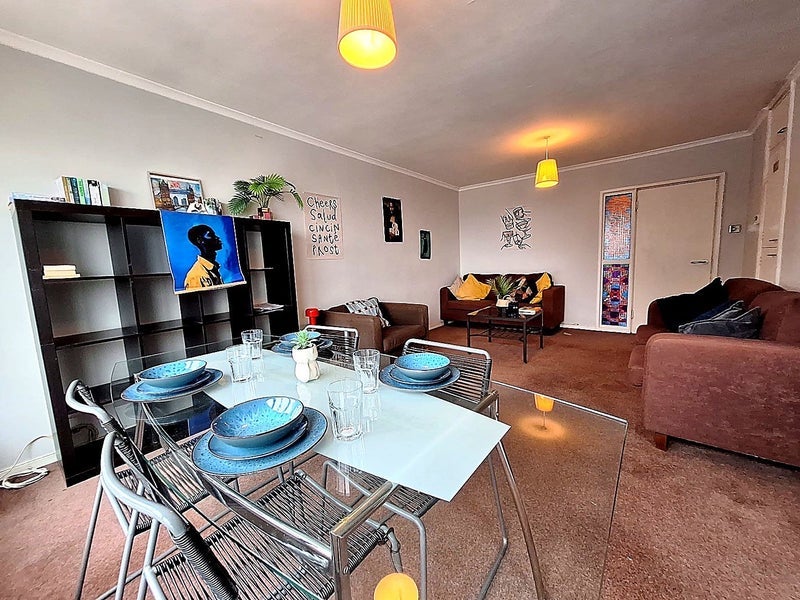 Room Market Road in Greater London