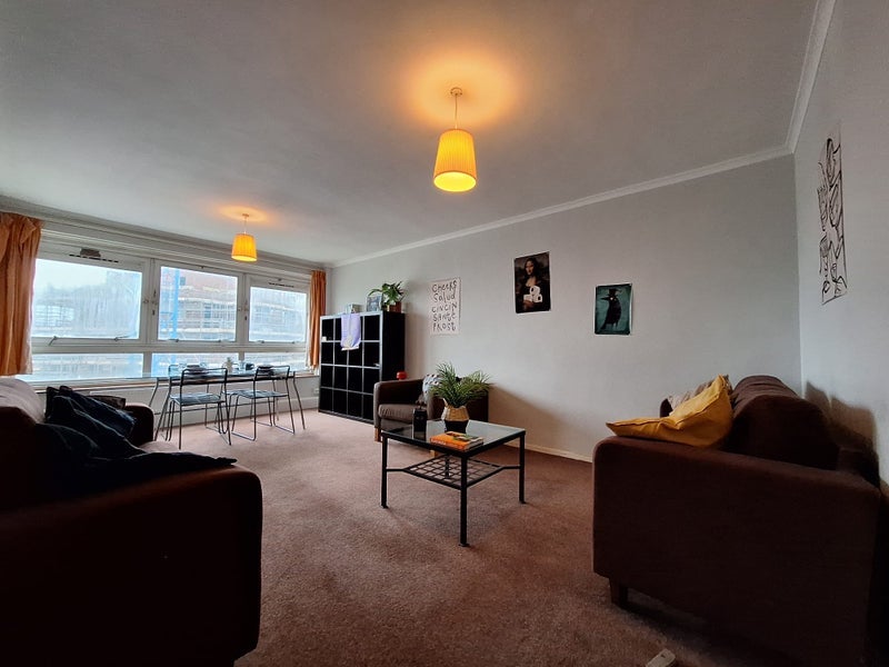 Room Market Road in Greater London