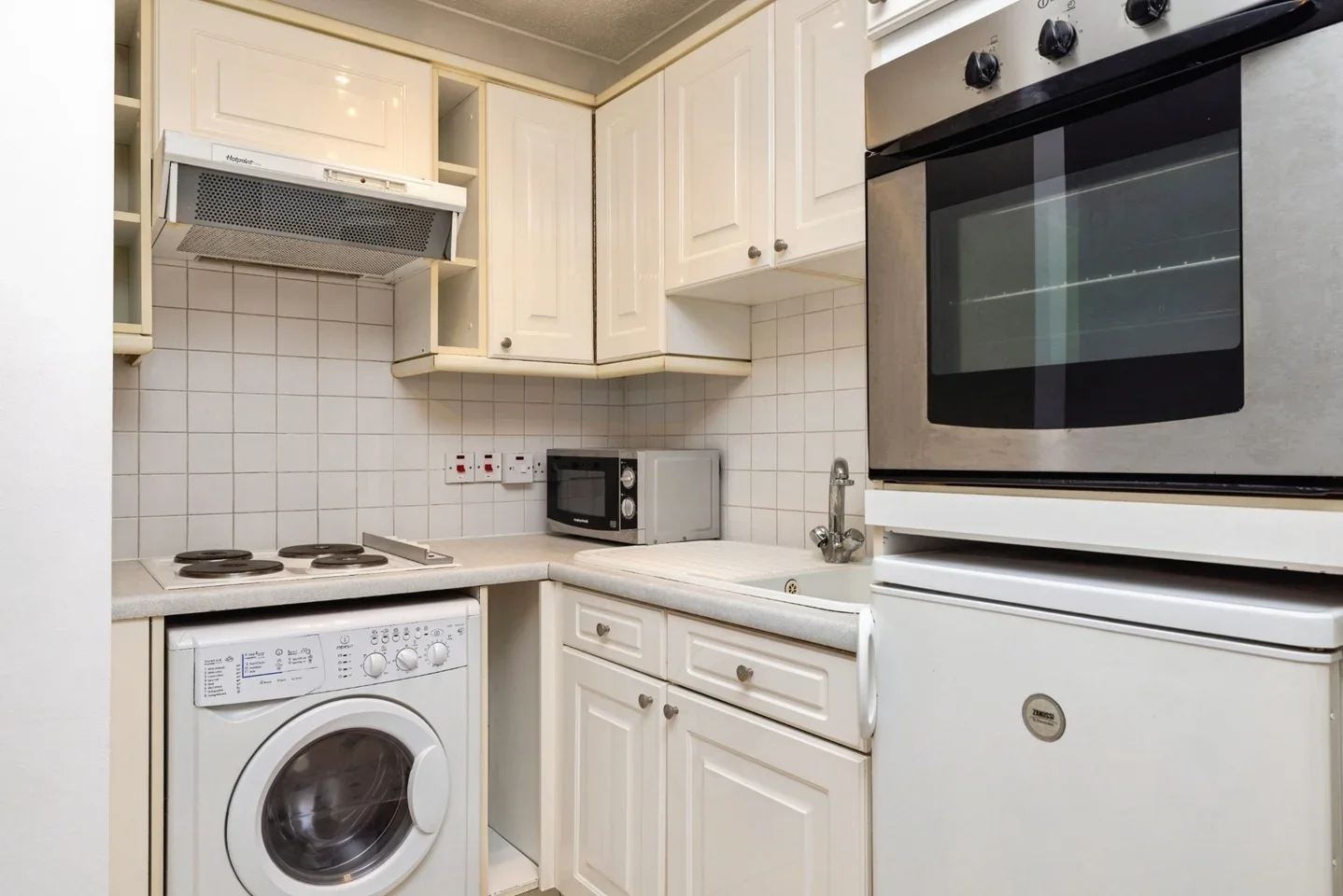 Flat Aldersgate Street in City of London