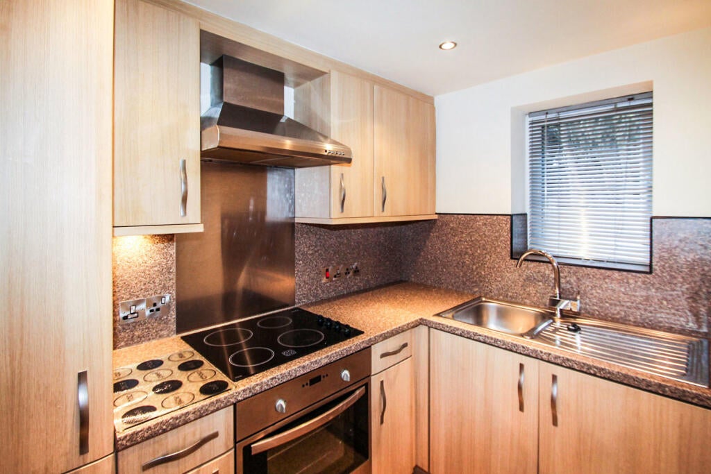 Flat Radbourne Road in Greater London