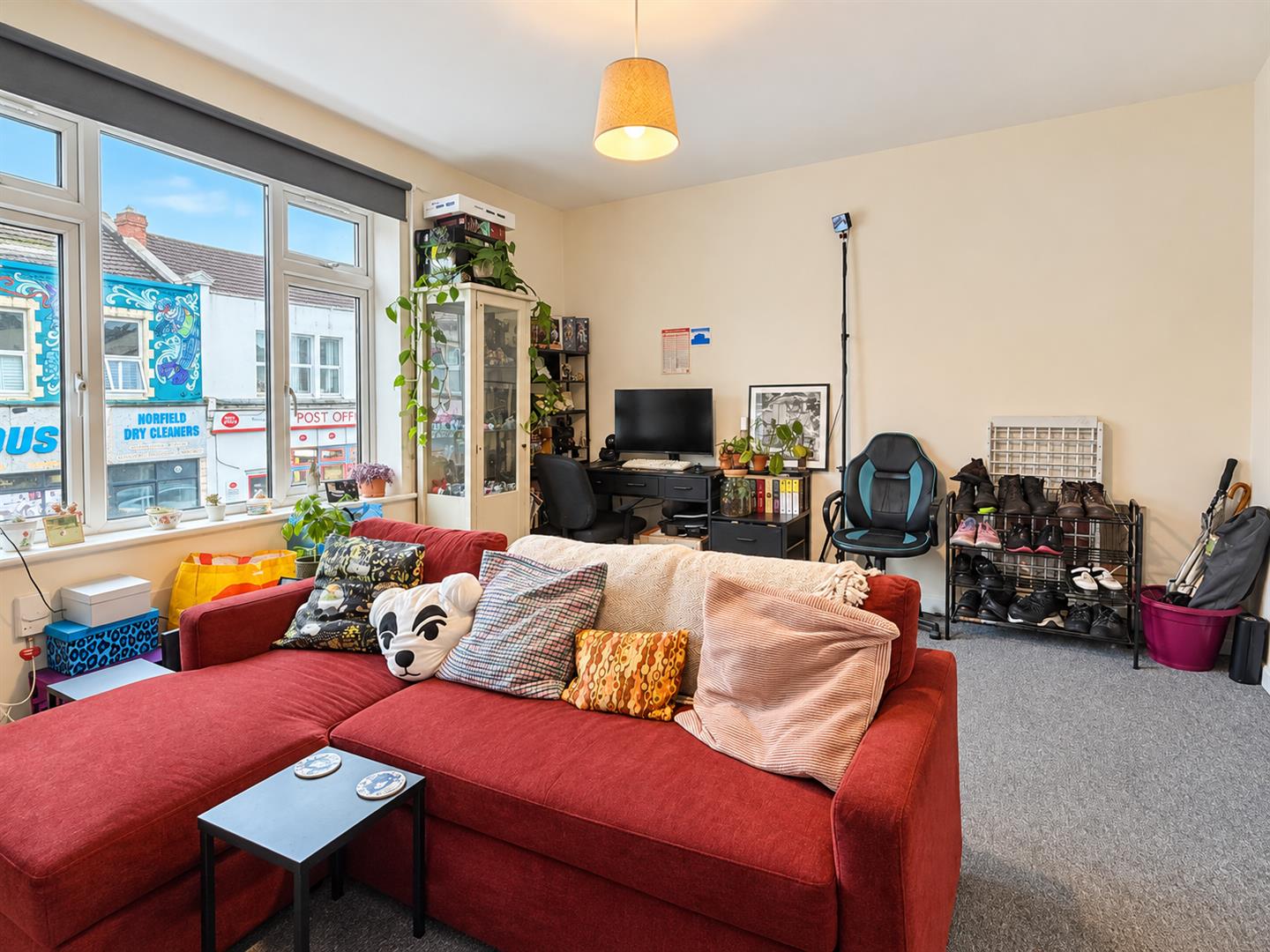 Flat Gloucester Road in Bristol