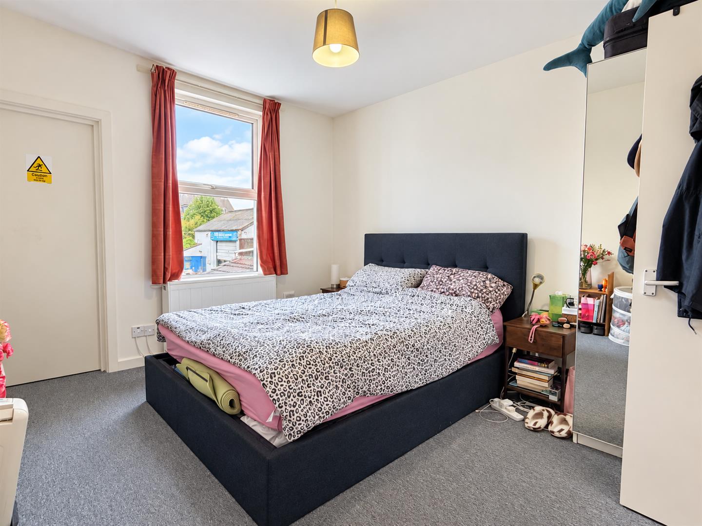 Flat Gloucester Road in Bristol