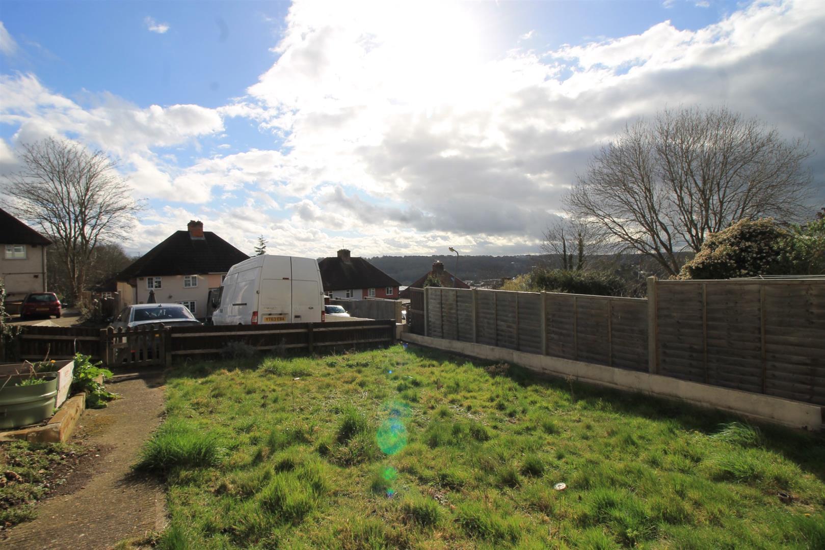 House Hillside Gardens in High Wycombe Community Board